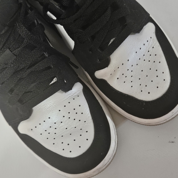 Black and White Jordan 1 Mid Diamonds! - Picture 5 of 5